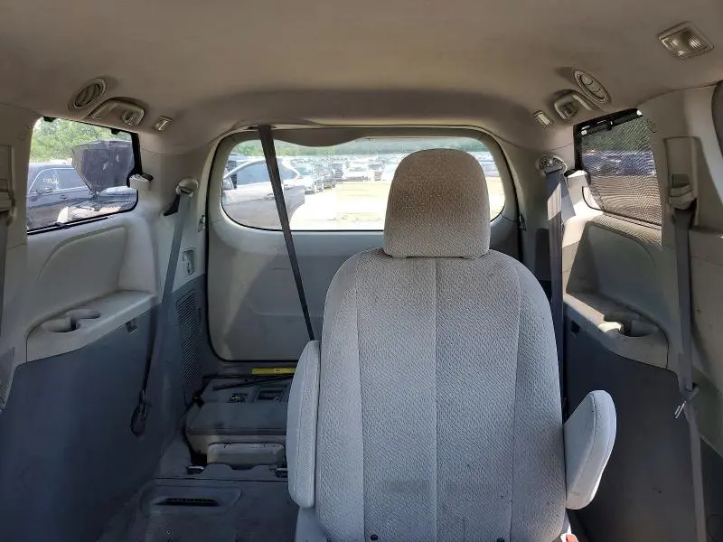 2011 TOYOTA SIENNA LE  