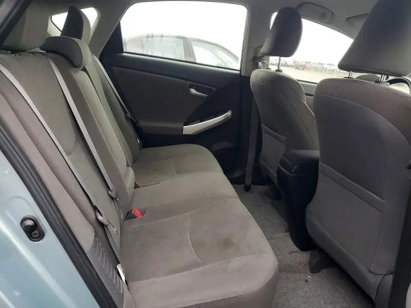 2013 TOYOTA PRIUS PLUG-IN   