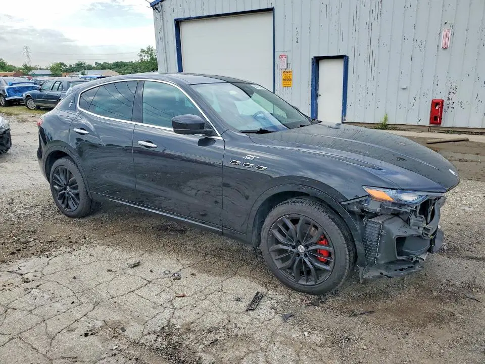 2022 MASERATI LEVANTE BASE  