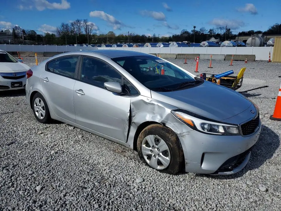 2017 KIA FORTE LX  