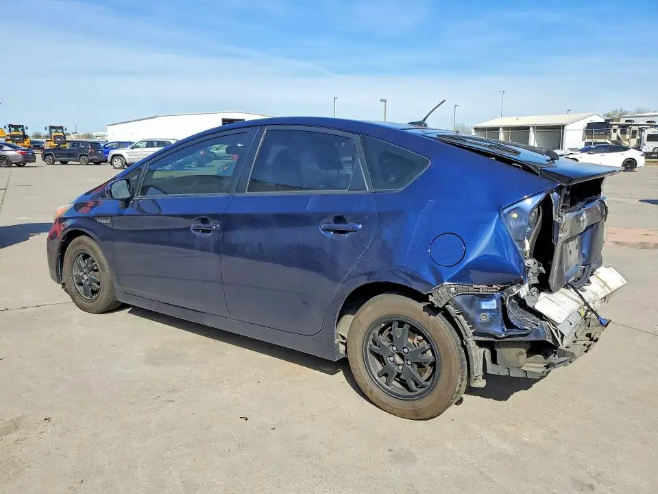 2014 TOYOTA PRIUS THREE  