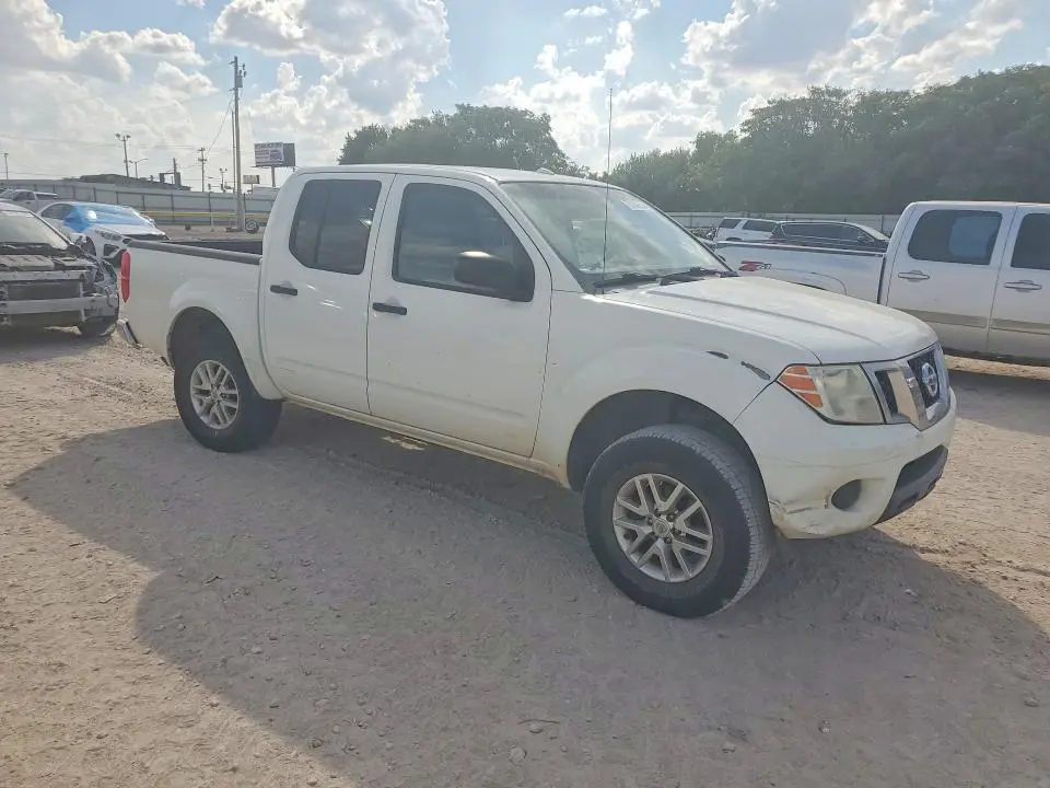 2016 NISSAN FRONTIER SV  