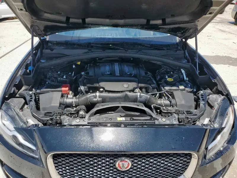 2017 JAGUAR F-PACE PRESTIGE  