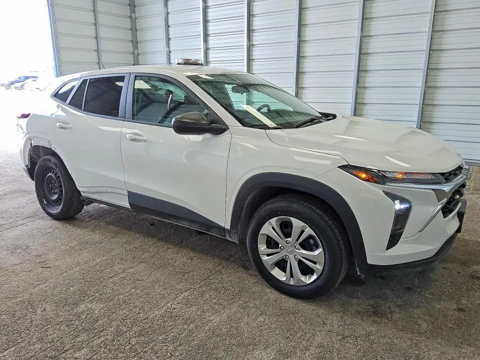 2025 CHEVROLET TRAX LS  
