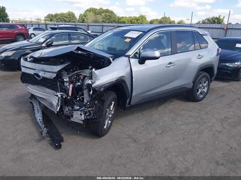 2025 TOYOTA RAV4 XLE