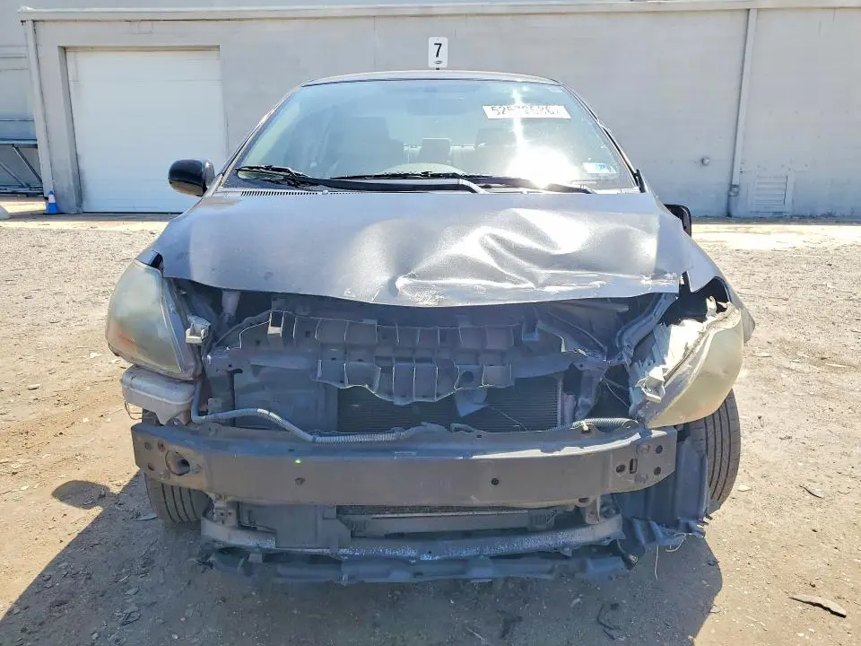 2010 TOYOTA YARIS BASE  