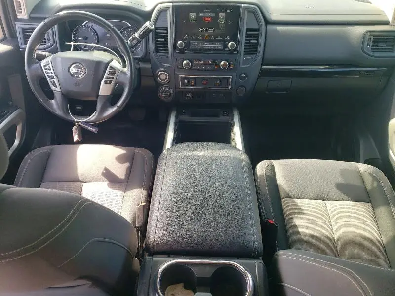 2022 NISSAN TITAN SV  
