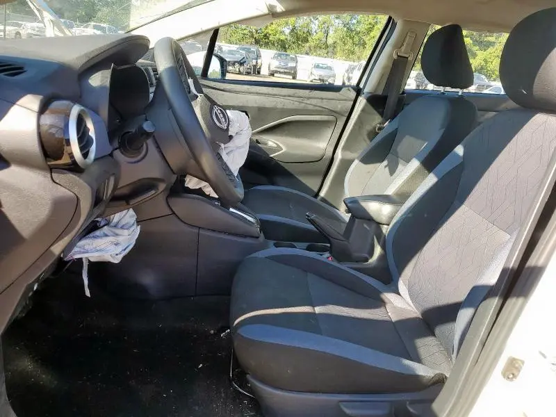 2024 NISSAN VERSA SV  