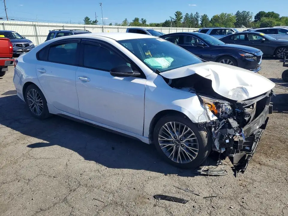 2022 KIA FORTE GT LINE  