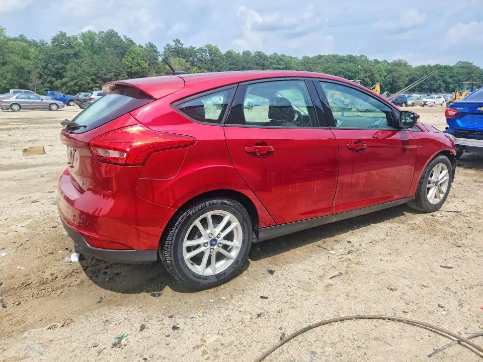 2015 FORD FOCUS SE  