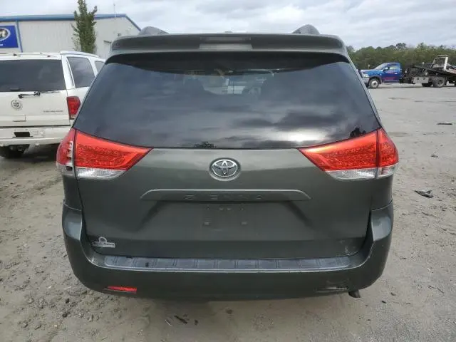 2011 TOYOTA SIENNA XLE  