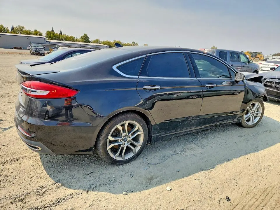 2019 FORD FUSION TITANIUM  