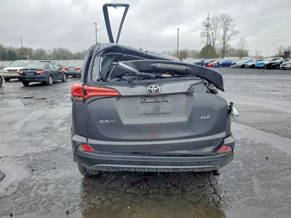 2016 TOYOTA RAV4 XLE  