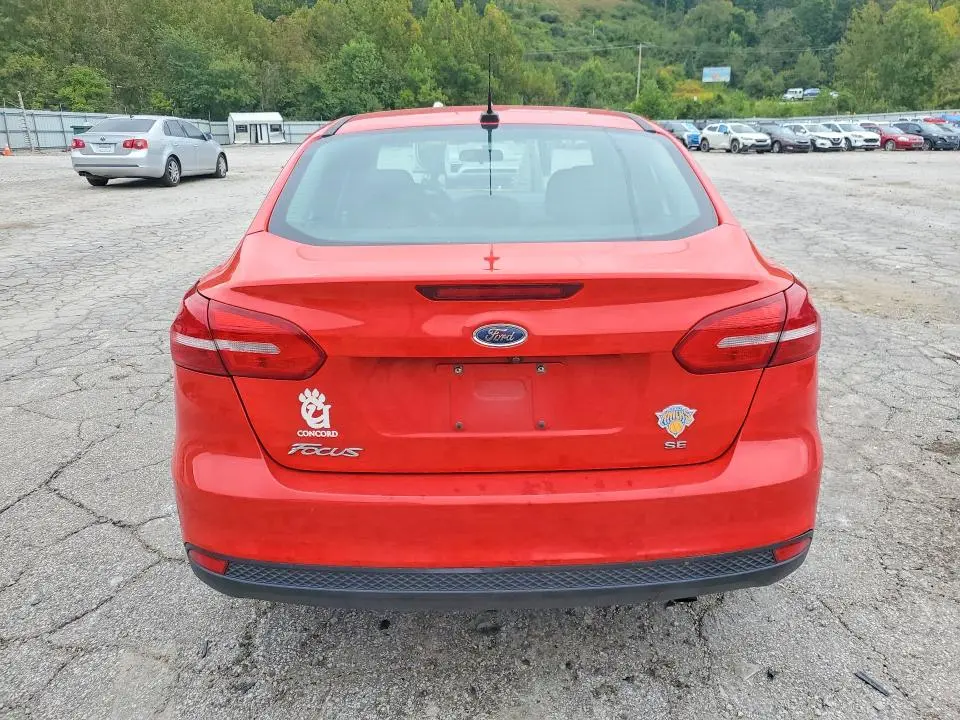 2016 FORD FOCUS SE  