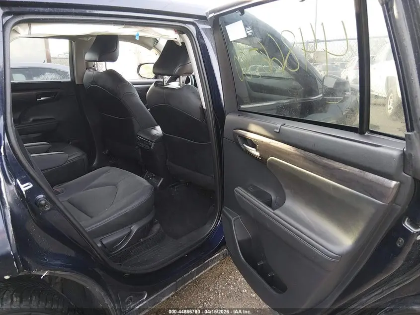 2021 TOYOTA HIGHLANDER HYBRID PLATINUM