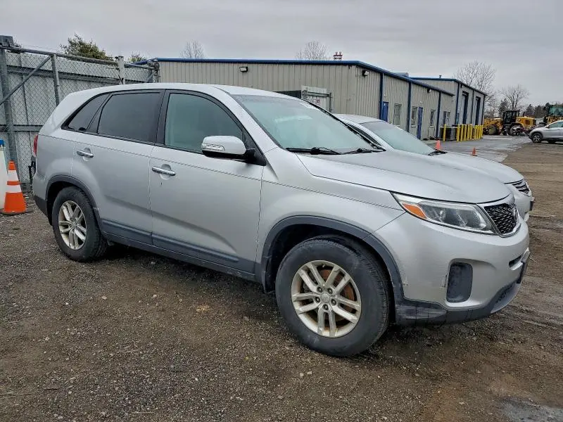 2015 KIA SORENTO LX  