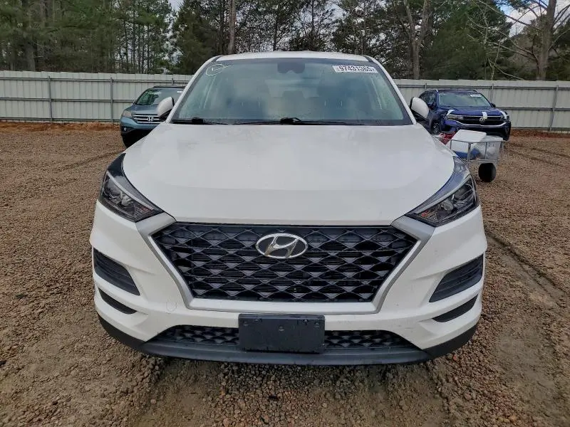 2021 HYUNDAI TUCSON SE  