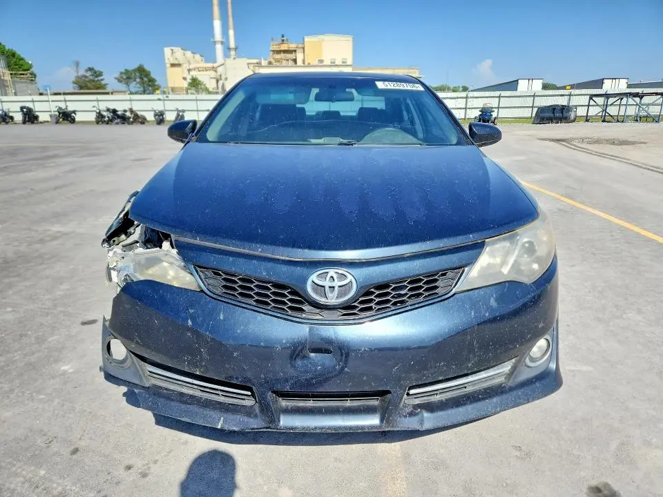 2012 TOYOTA CAMRY SE  