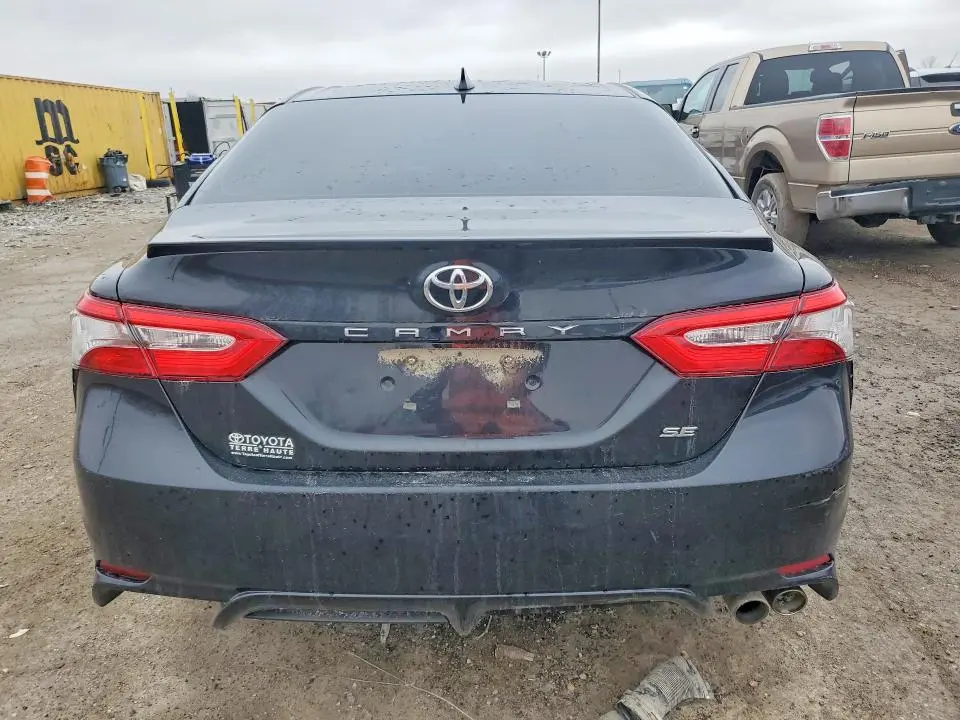 2019 TOYOTA CAMRY SE  