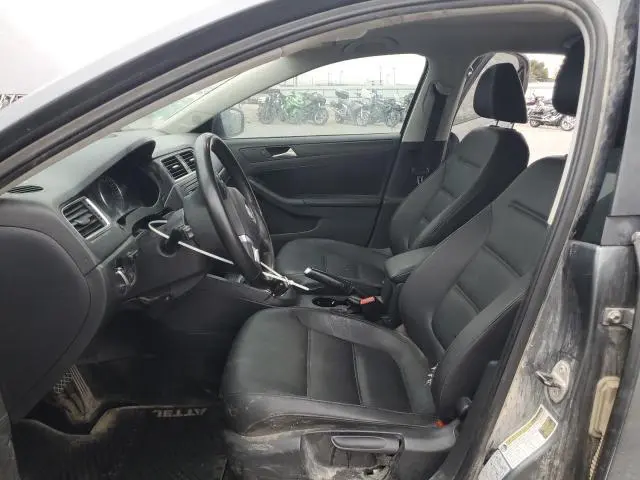 2012 VOLKSWAGEN JETTA SE  