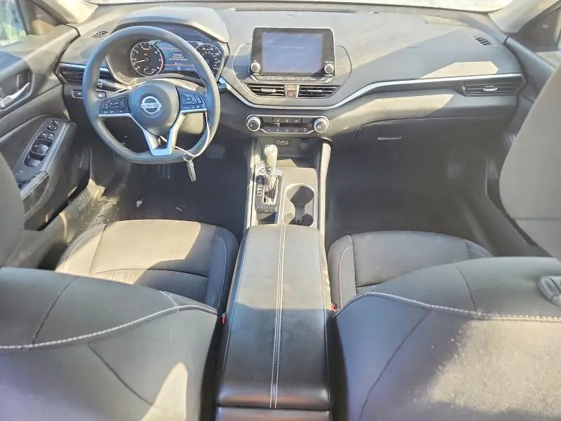 2022 NISSAN ALTIMA SV  