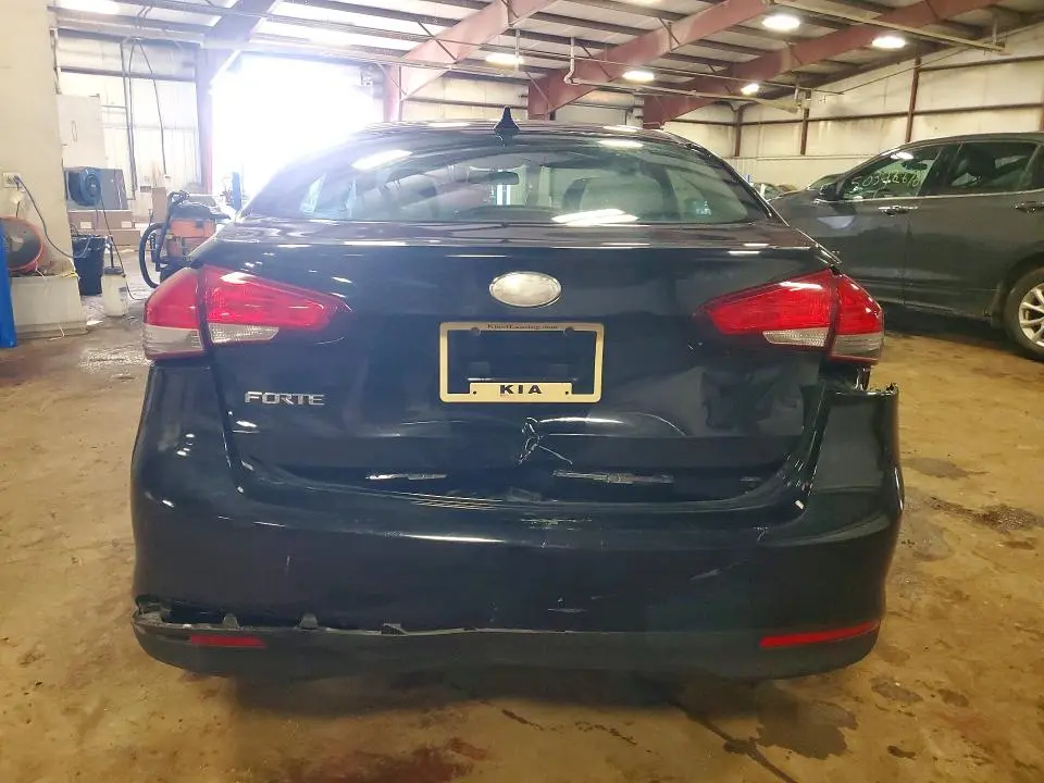 2018 KIA FORTE LX  