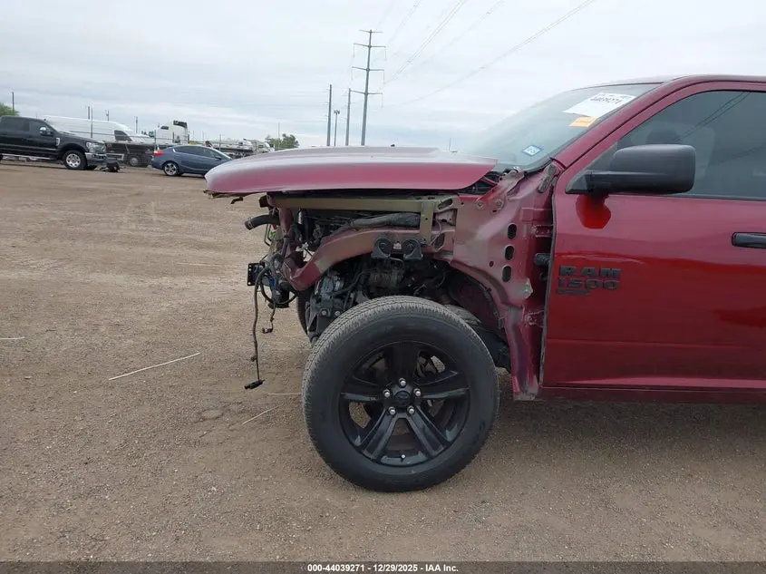 2024 RAM 1500 CLASSIC WARLOCK  4X2 5'7 BOX