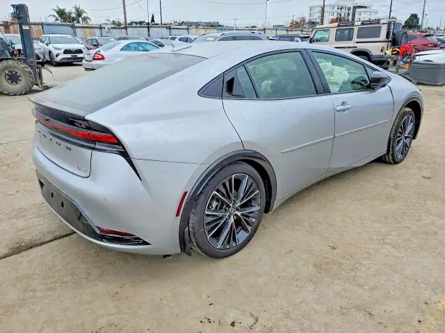 2024 TOYOTA PRIUS XLE  