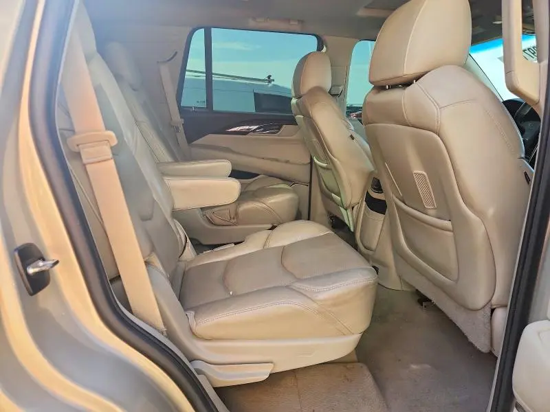 2016 CADILLAC ESCALADE LUXURY  