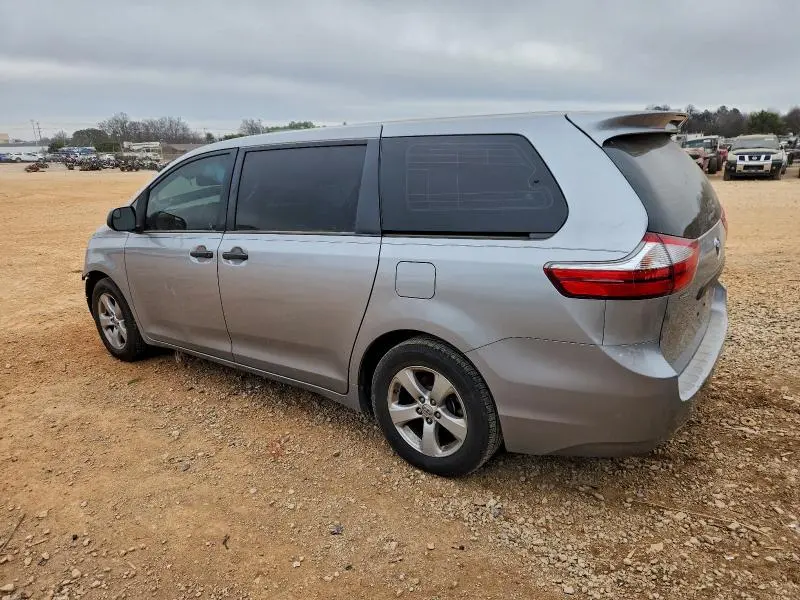 2016 TOYOTA SIENNA   
