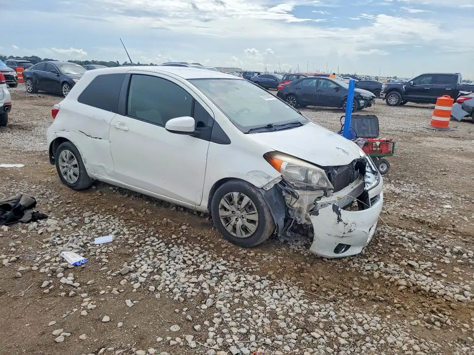 2013 TOYOTA YARIS 3-DOOR LE  