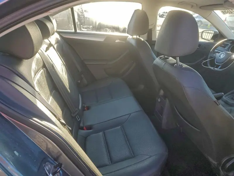 2015 VOLKSWAGEN JETTA SE  