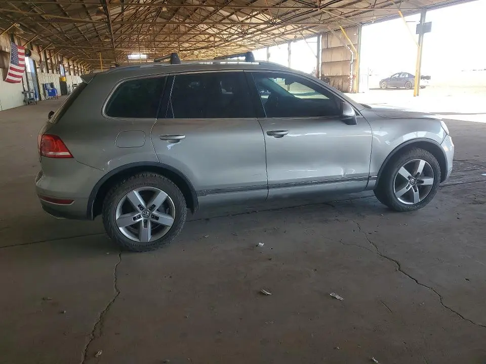 2011 VOLKSWAGEN TOUAREG HYBRID  