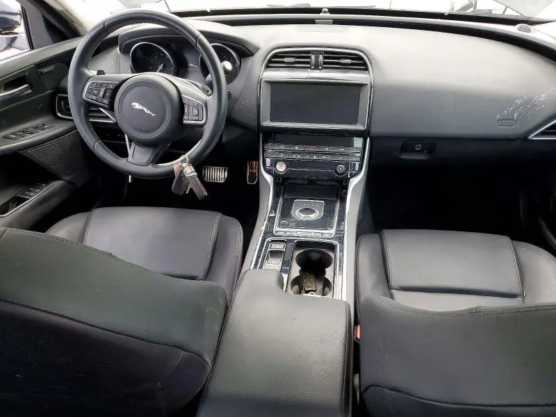 2019 JAGUAR XE PREMIUM  