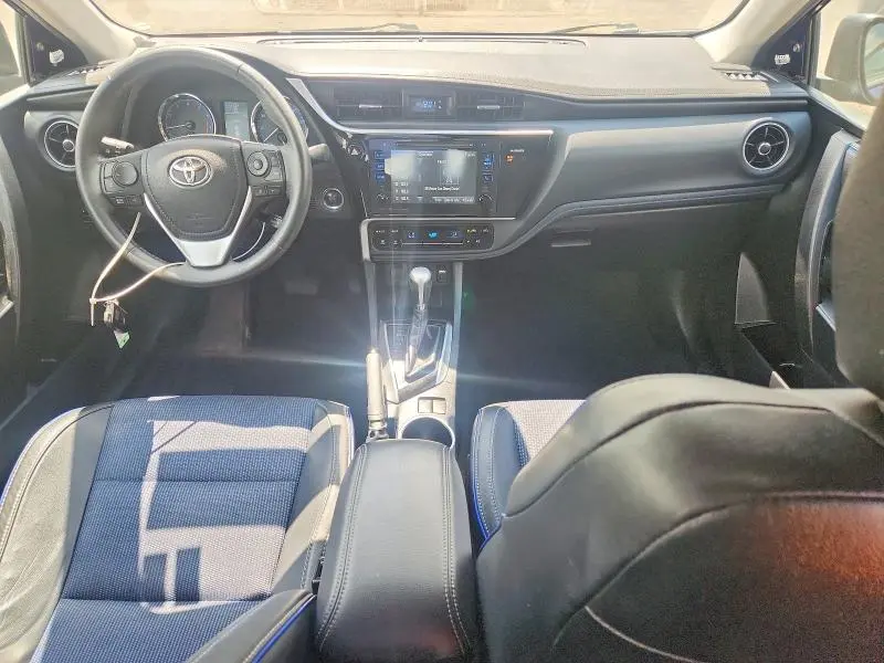 2017 TOYOTA COROLLA SE  