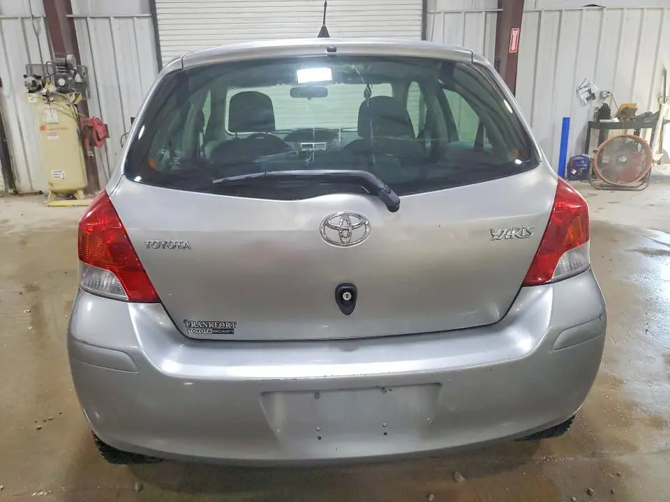 2010 TOYOTA YARIS BASE  