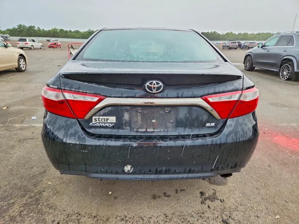 2017 TOYOTA CAMRY SE  