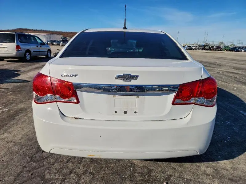 2014 CHEVROLET CRUZE LS  