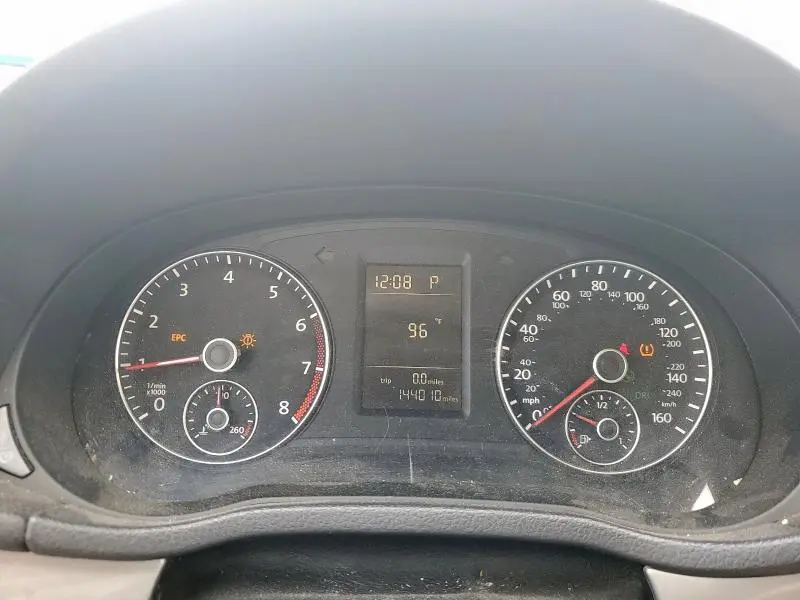 2013 VOLKSWAGEN PASSAT S  