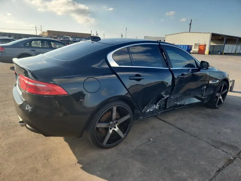 2017 JAGUAR XE PRESTIGE  