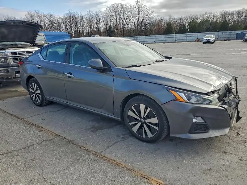 2022 NISSAN ALTIMA SV  