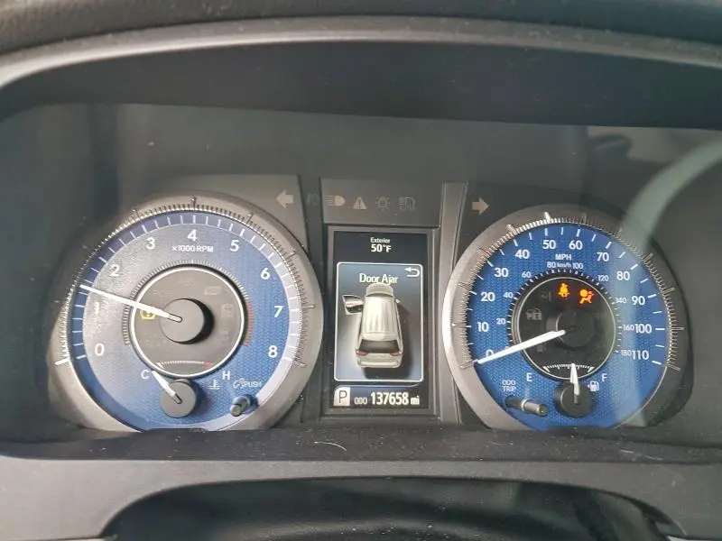 2016 TOYOTA SIENNA XLE  