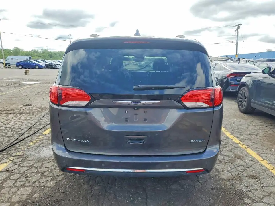 2019 CHRYSLER PACIFICA LIMITED  