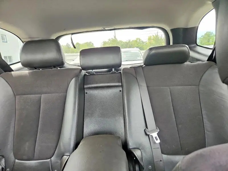 2010 HYUNDAI SANTA FE SE  