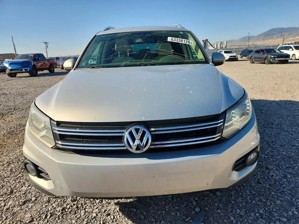 2013 VOLKSWAGEN TIGUAN S  