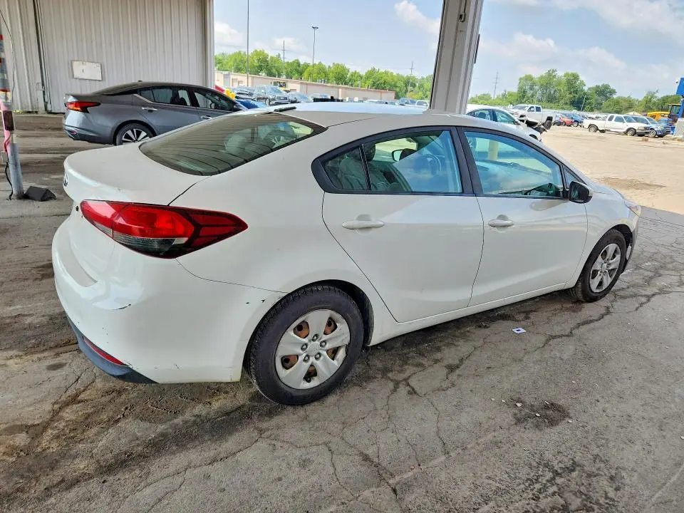 2017 KIA FORTE LX  
