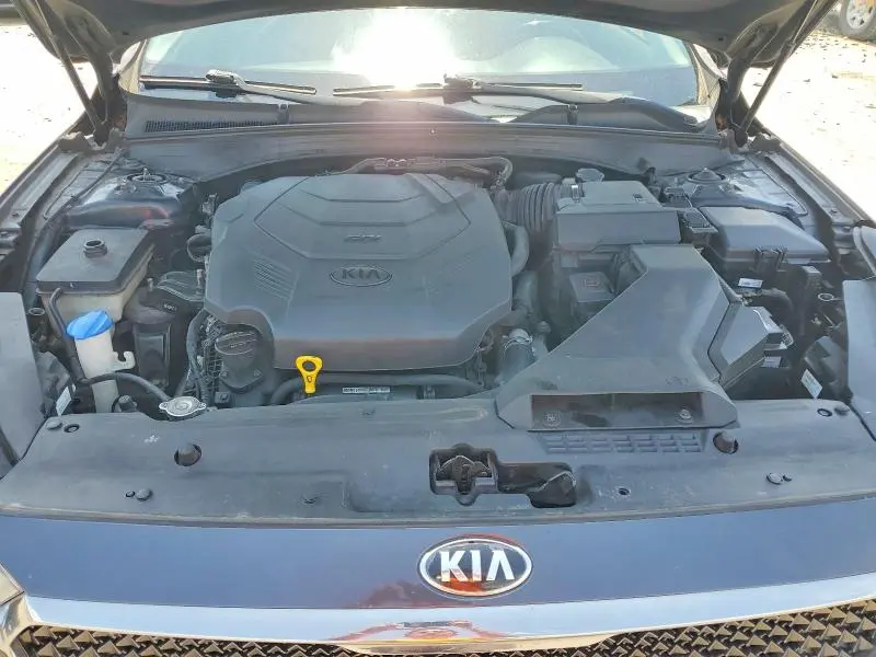 2017 KIA CADENZA PREMIUM  