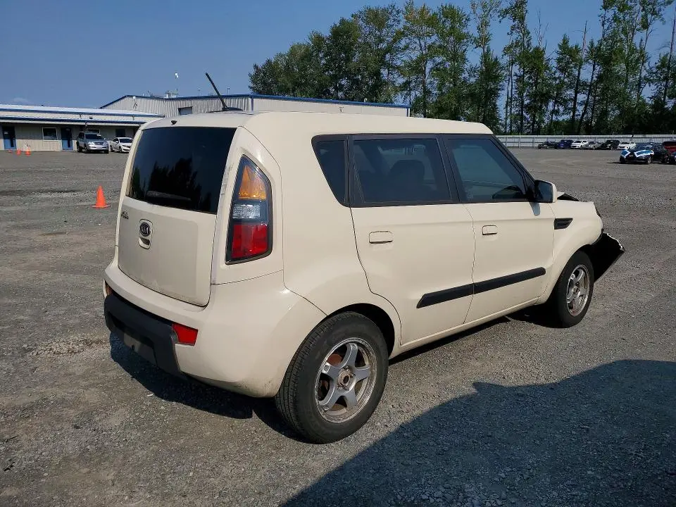 2010 KIA SOUL +  