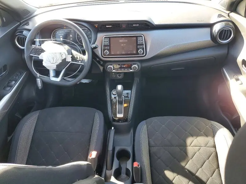 2018 NISSAN KICKS SV  
