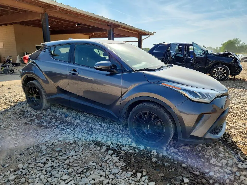 2021 TOYOTA C-HR XLE  